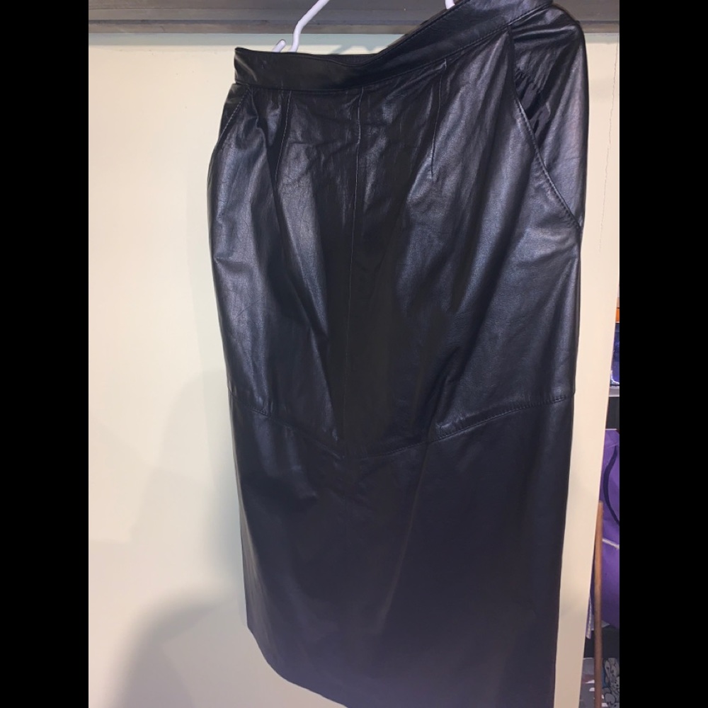 Vintage Evan Davies long leather skirt size 12  waist 14”  flat length 32”